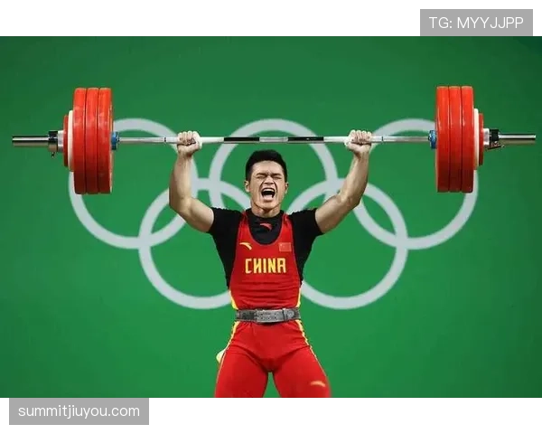 石智勇训练完吃五块牛排，教练说他饭量比健身房会员卡还贵